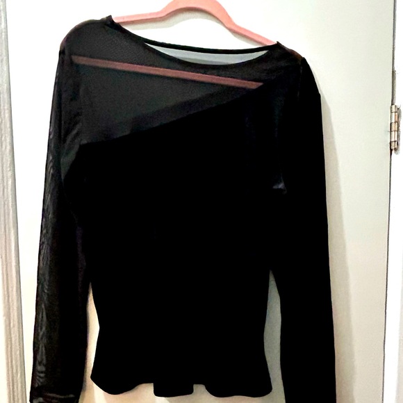 Mesh sleeve black top - Picture 2 of 3